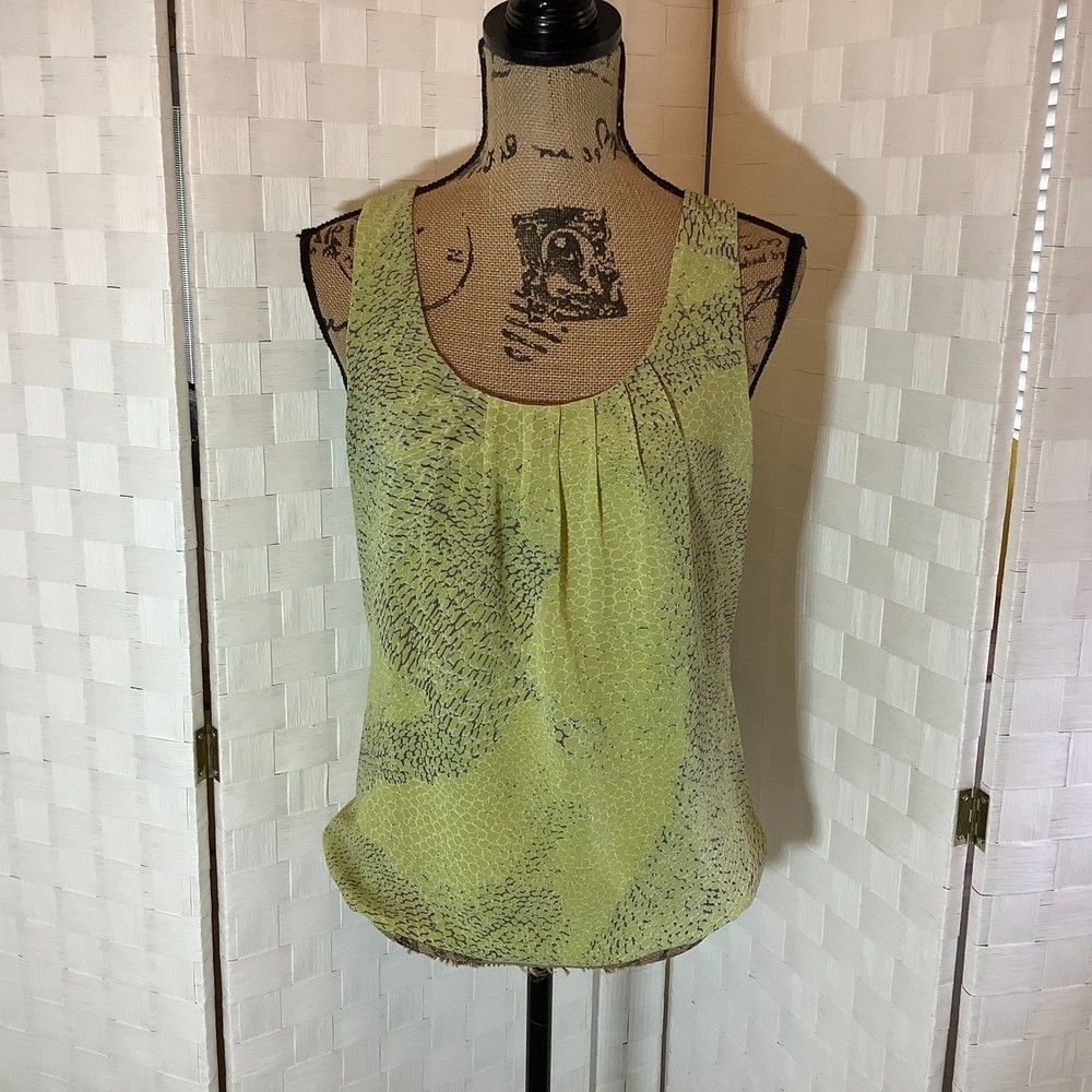 banana republic sleeveless green snakeskin print blouse size XS